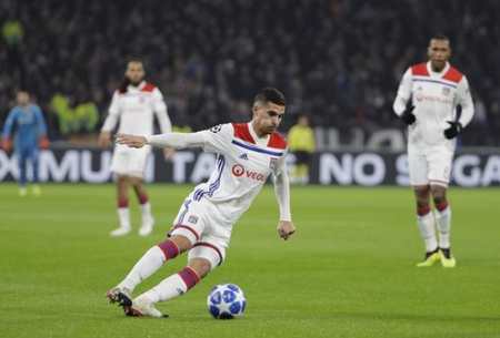 他的妻子莎 他的妻子莎